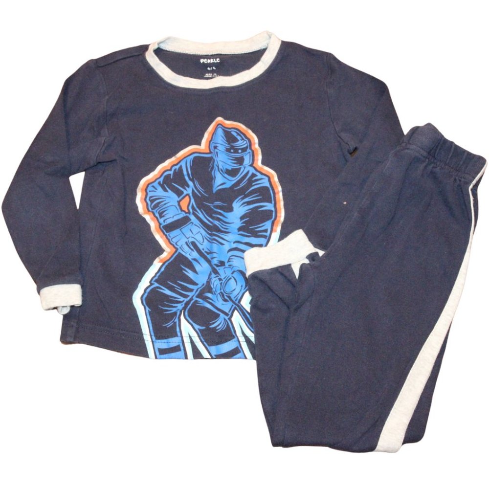 3/$20 🏷️ Pekkle Boys Hockey PJs Size 4/5